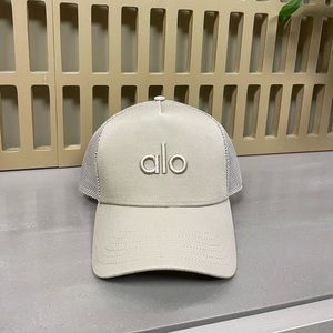 BRAND NEW Alo Yoga Trucker Hat